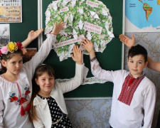 В школах Авдеевки почтили память Героев Небесной Сотни (ФОТО)