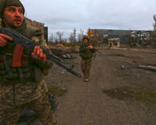 У Авдеевки бил пулемет и прогремело 24 взрыва