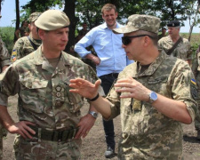 Позиции украинских войск в районе Авдеевки посетили британские военные (ФОТО + ВИДЕО)