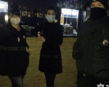 В Авдіївці поліцейські провели профілактичний рейд по місцевим розважальним закладам