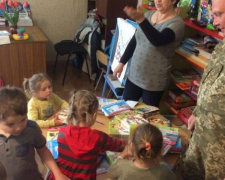 Авдеевские «симики» доставили подарки военным и детям (ФОТО)