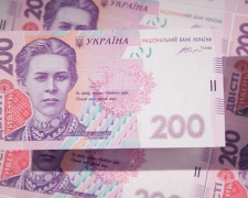 Фальшивые 200 и 500 гривен: где могут подсунуть и как авдеевцам обнаружить подделку