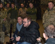 «Золотой голос» Украины поздравил военных в районе Авдеевки (ВИДЕО)