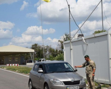 На донбасских КПВВ снова вырос поток транспорта и людей