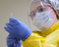 Щеплення від COVID-19 отримали 620 медичних працівників області