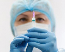 В Украине второй дозой вакцины от COVID привили уже 130 человек
