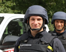 Спасатели получили технику и оборудование для гуманитарного разминирования на Донбассе