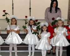 В Авдіївці працівників освіти привітали із професійним святом
