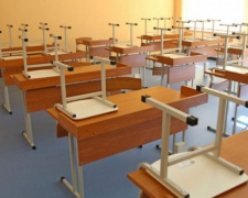 Непогода и карантин закрыли более 50 школ Донетчины