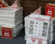 Предприятия Донбасса получили 450 информационных панелей и знаков для предупреждения о минах