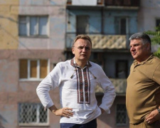 Мэр Львова посетил Авдеевку: были плов и разговор (ФОТО)