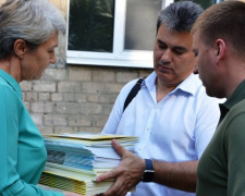 В Авдеевку доставили «экологические книги» (ФОТО)