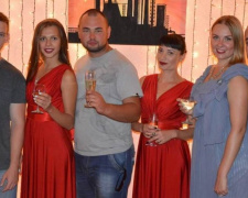 В Авдеевке состоялось торжественное открытие художественной выставки «Без фильтров» (ФОТО)