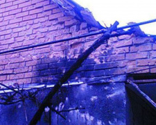 В прифронтовой Марьинке в результате минометного обстрела повреждены три дома (ФОТО)