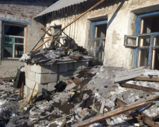 Авдеевка утром  подверглась очередным артударам: шесть домов получили повреждения