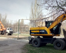 Авдеевские коммунальщики завершили ремонт аварийного участка теплотрассы (ФОТОФАКТ)