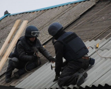 Спасатели дом за домом восстанавливают пострадавшую от обстрелов Авдеевку (ФОТО)