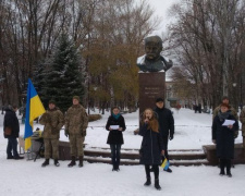 В Авдіївці відзначили День Гідності та Свободи: привітання, нагородження і зворушливий вірш дитини (СВІТЛИНИ)
