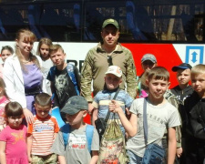 Дети из прифронтовой Авдеевки отправились на отдых (ФОТО)