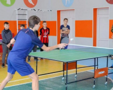 В Авдеевке давал уроки жизни чемпион: фоторепортаж