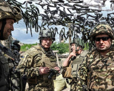 Турчинов прибыл в зону ООС и рассказал о глубине обстрелов (ФОТО)