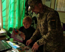 Авдеевские &quot;симики&quot; привезли теплые вещи военным, детские книги и прессу – мирным жителям  (ФОТО)