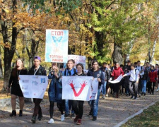 В Авдеевке маршем протестовали против торговли людьми (ФОТО)