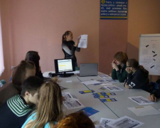 Авдеевские школьники проводят каникулы, готовясь к работе