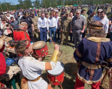 Грандиозный фестиваль охватил часть Донбасса