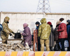 Двадцать девять человек не пропустили через линию соприкосновения на Донбассе