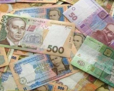 Середня зарплата в Україні: заяви уряду та реальність