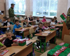&quot;Симики&quot; порадовали подарками школьников Авдеевки (ФОТО)