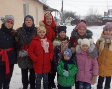Жители Ласточкино отметили Рождество колядками