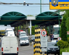 Кому можуть дозволити виїзд за кордон: у Раді пропонують розширити перелік категорій