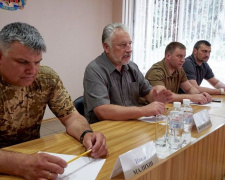 В Авдеевке Жебривский обсудил проблемы газа, воды и ремонта