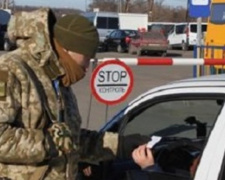 На КПВВ растут очереди из людей и машин