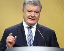 Порошенко поручил СБУ проверить всех украинских госслужащих на наличие родственников с российским гражданством