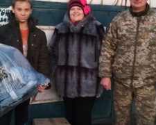 Авдеевские &quot;симики&quot; помогли доставить вещи для семей из прифронтовой зоны (ФОТО)