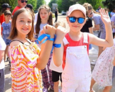 Хай Україною лунає дитячий сміх