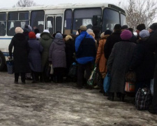 Зима пришла &quot;внезапно&quot; и ухудшила условия на КПВВ (ФОТО)