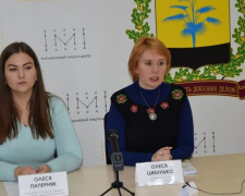 Проблемы переселенцев помогает решать новая «горячая линия»