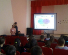 Школьников Авдеевки учили, как не прогадать с профессией