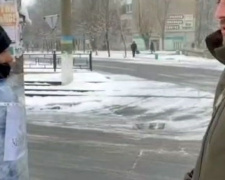 В Авдіївці зловили та прив’язали до стовпа мародера (ВІДЕО)