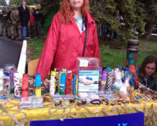 Яскраві гільзи з орнаментом: в Авдіївці збирали кошти для допомоги захисникам України (ФОТО)