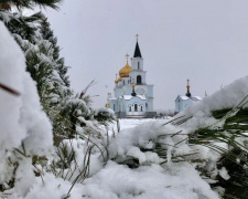 В Авдеевке выпал снег (ФОТОФАКТ)