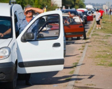 На донбасских КПВВ в очередях скопились свыше 200 машин