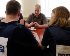 В Авдеевке губернатор Донецкой области встретился с  замглавой ОБСЕ Александром Хугом (ФОТО)