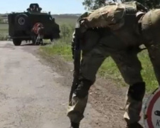 Зону ООС охватили мобильные блокпосты: опубликовано видео