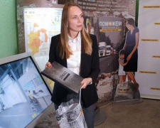 В Авдеевке открылась выставка, посвященная работе Гуманитраного штаба (ФОТОРЕПОРТАЖ)