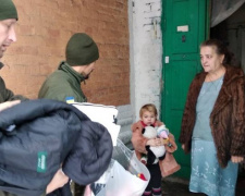 Офицеры группы  Cimic Avdeevka доставили помощь военным и мирным жителям (ФОТО)